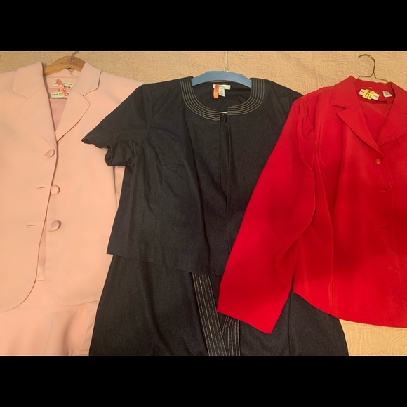 Suits for 12 dollars! Sizes 18/20 - Picture 3 of 3